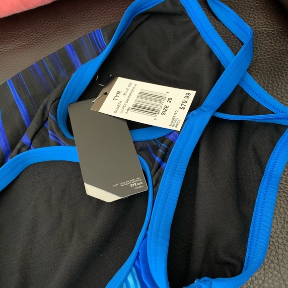 TYR - one piece swimsuit size 28 or equivalent to size 4 women’s clothing - NEW - Picture 4 of 6